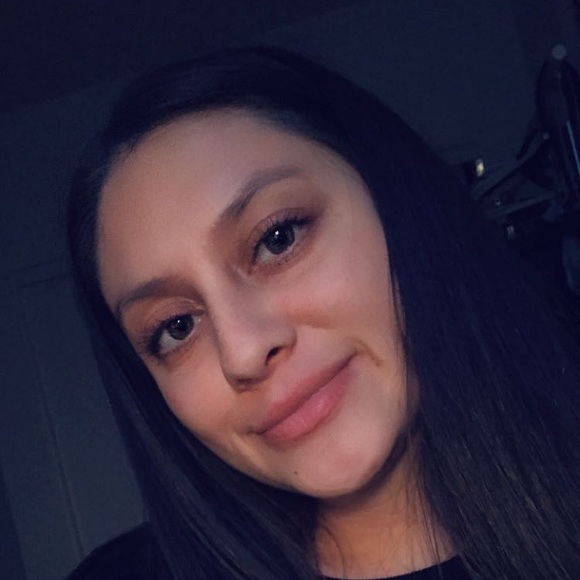 Meet your Posher, Averi - Picture 3 of 4